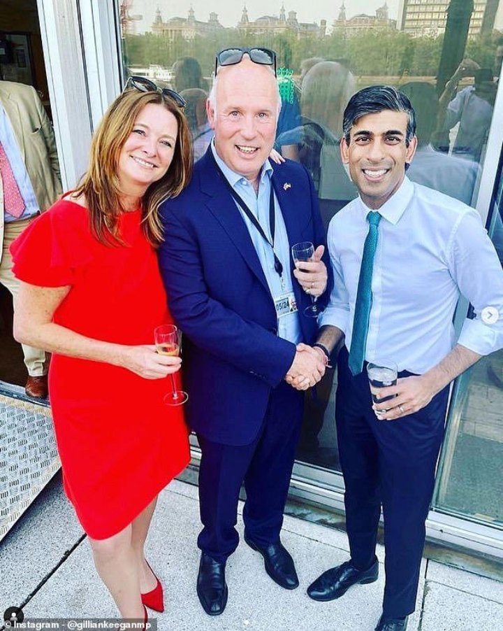 If Tories could replace Sunak and Keegan, with Starmer and Rayner, this photo would be on the front page of every tabloid in the country, and no-one would be calling for Ed Davey to resign. Yet Tory social media commentators are so morally bankrupt that they’re just ignoring it.