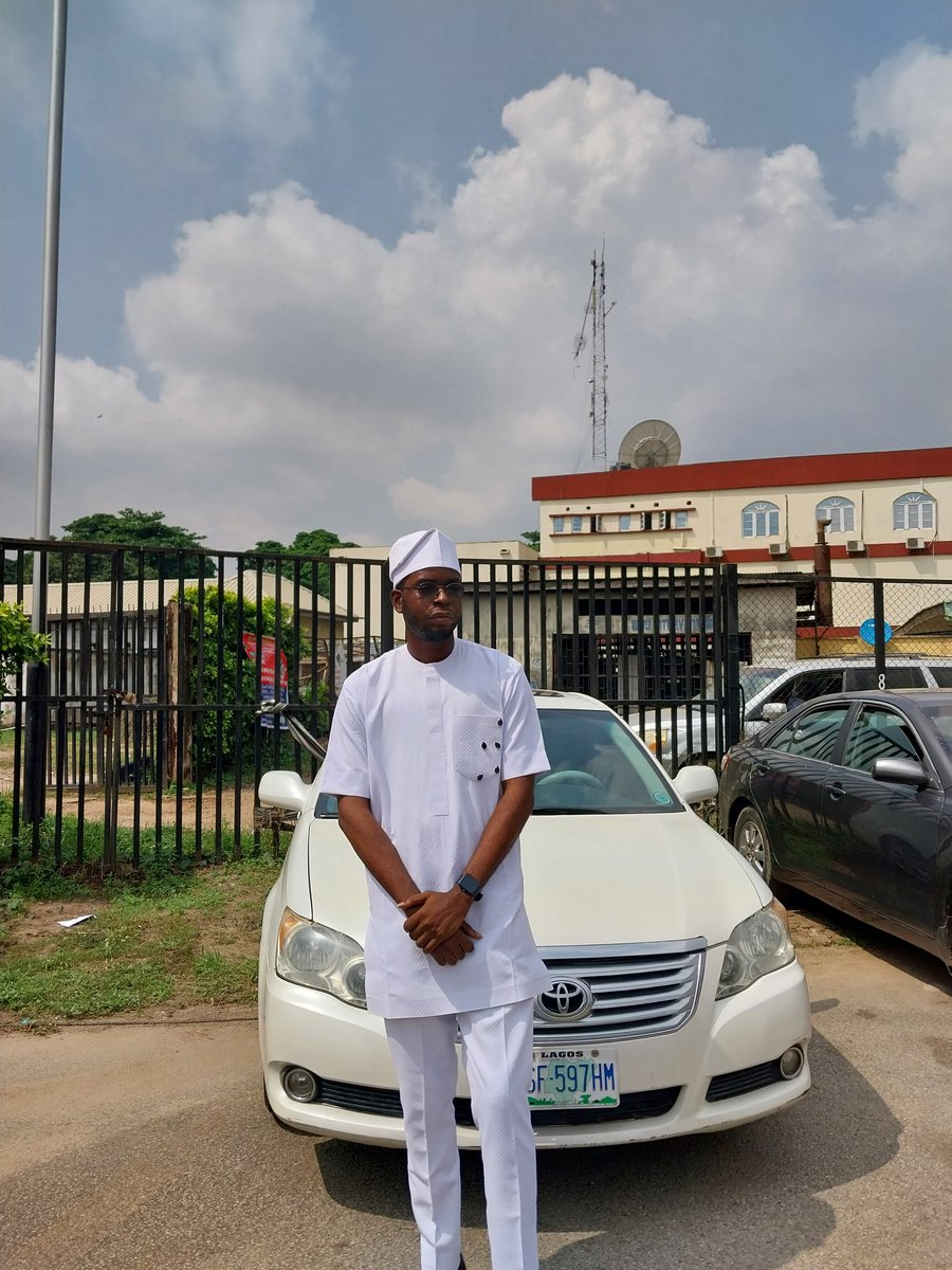 Tifeade_'s tweet photo. Hi, I'm a fashion designer crafting corporate, casual, and traditional wears. The brand is fresh on the scene, so we may not have a vast portfolio yet. However, I'd be honoured to be your stylist. Your support as we embark on this journey means a lot! Broadway Afrika. 
📍Lagos https://t.co/tHOPzbj6xu