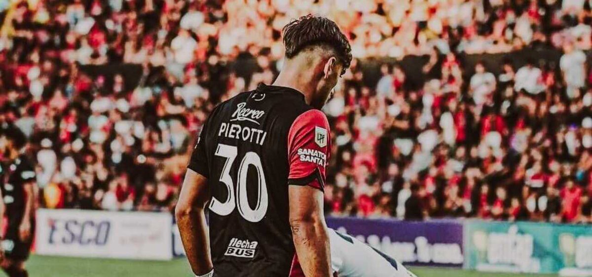 VerFilippo's tweet photo. Santiago #Pierotti al #Lecce: accordo raggiunto con calciatore e #Colon per una cifra vicina al milione. Ora le formalità prima della partenza: potrebbero durare anche un paio di giorni per motivi logistici. Doppio passaporto, è italiano da qualche settimana @PianetaLecce https://t.co/H3JI8jE0Y5