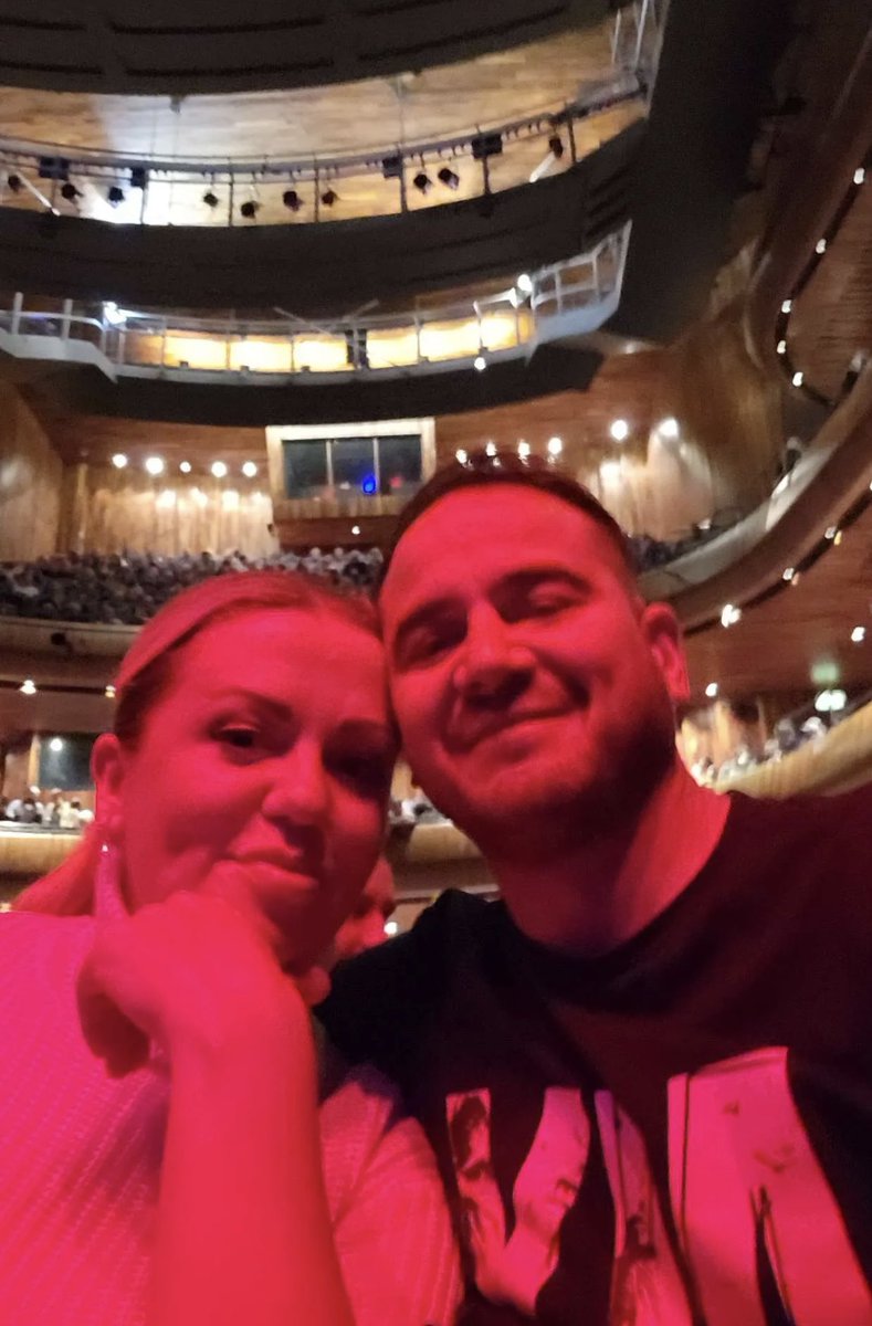 Dellyshoyle's tweet photo. @frankieboyle was fucking brilliant! https://t.co/xES2qdAMxE