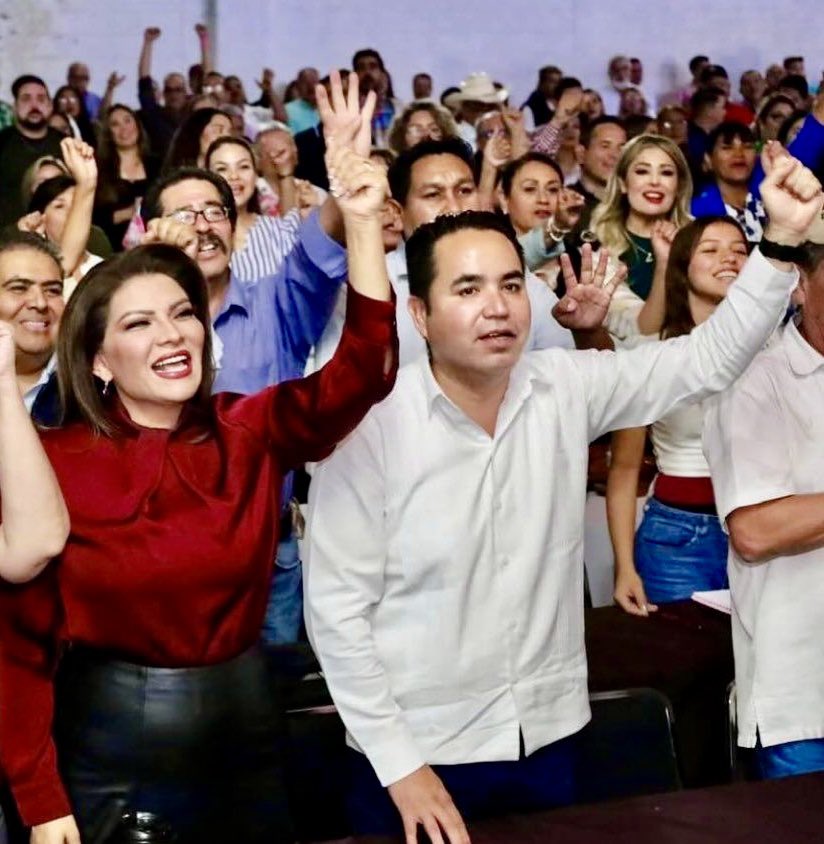Me da gusto y felicito a <a href="/LoreniaValles/">Alma Lorenia Valles</a> y <a href="/juntosheriberto/">Heriberto Aguilar</a> por ser designados como precandidatos únicos al Senado como parte de la coalición “Sigamos Haciendo Historia”, su compromiso fortalece a la continuidad de la transformación ¡Éxitos y vamos con todo!
