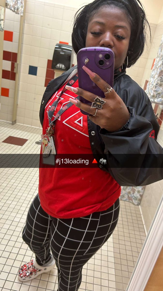 KSMYLIFENSTAGES's tweet image. #j13loading -♥️🐘🔺