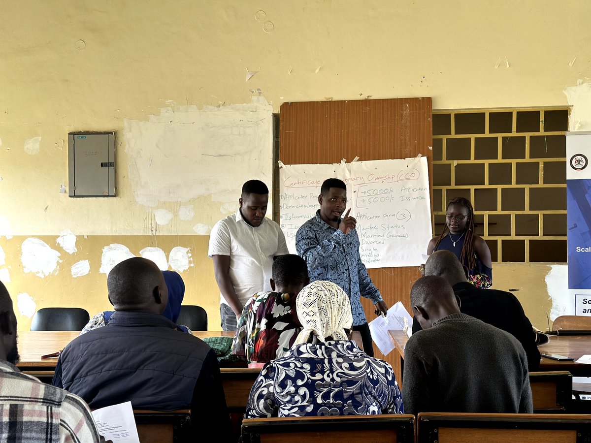 Ujamaafdn's tweet image. Day 2 of creating awareness unfolds with enthusiasm in Namutumba District! We&apos;re unraveling the significance of land mapping—a key to unlocking prosperity for generations to come. #LandMapping #SustainableDevelopment