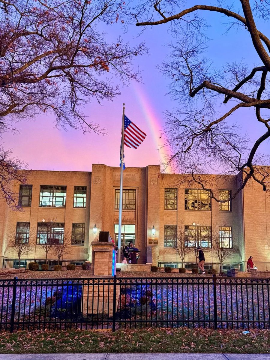 Moyer Elementary (@ftmoyeres) on Twitter photo Our staff and kids are the pot of gold at the end of the rainbow. What an amazing sight today and I love that our kids and staff were so excited. <a href="/FTSchools/">Fort Thomas Schools</a> Our staff and kids are the pot of gold at the end of the rainbow. What an amazing sight today and I love that our kids and staff were so excited. <a href="/FTSchools/">Fort Thomas Schools</a>