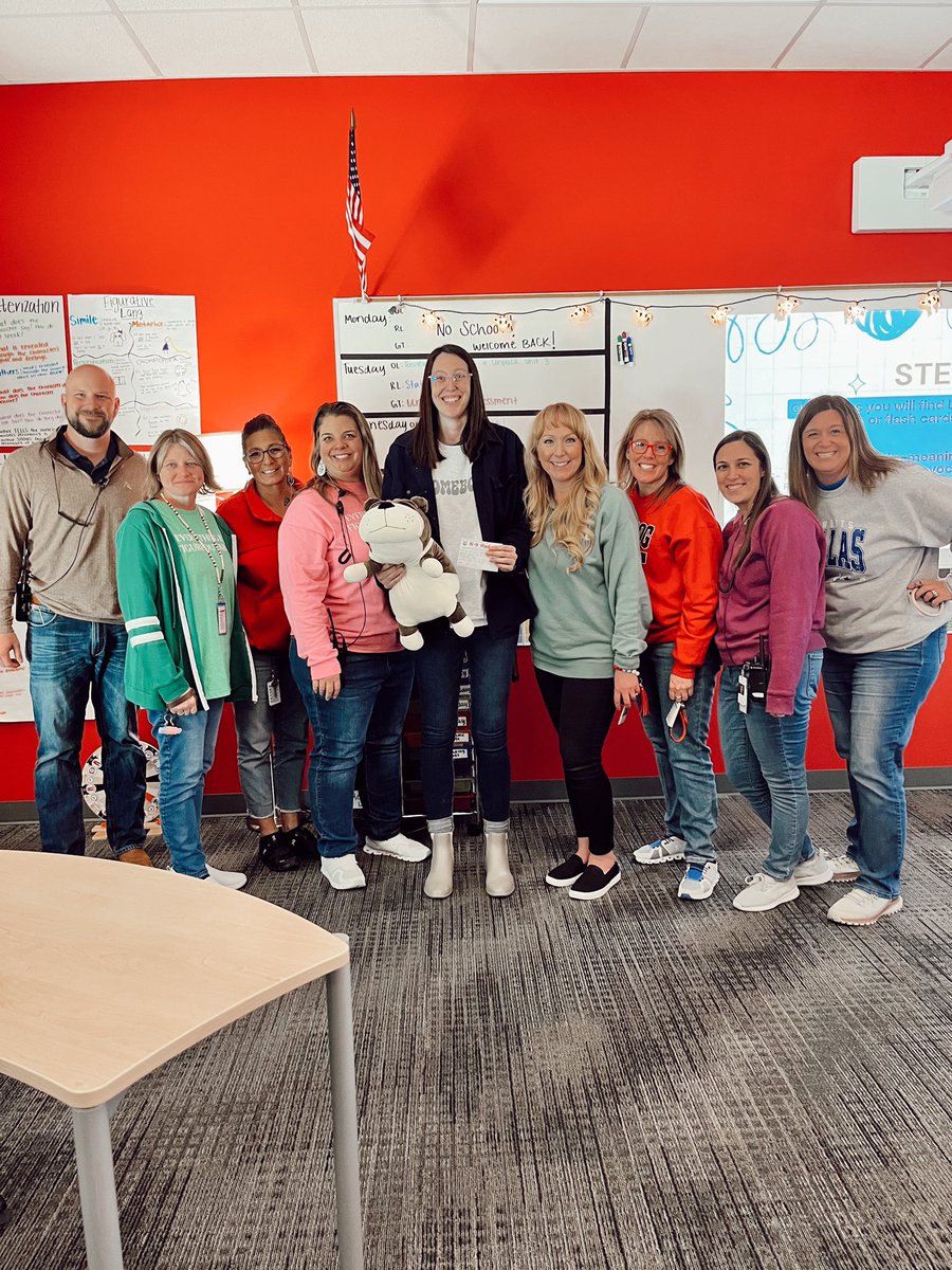 Fun way to kick off the new semester! 🎉⭐️🐶 
Super thankful for admin that celebrates us!
#topdog