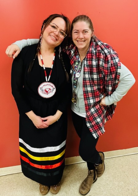 Ran into this lovely lady at Waverly Memorial today. <a href="/BeckyLytle3/">Becky Lytle</a> @hfx_arts <a href="/HRCEFineArts/">HRCEFineArts</a>