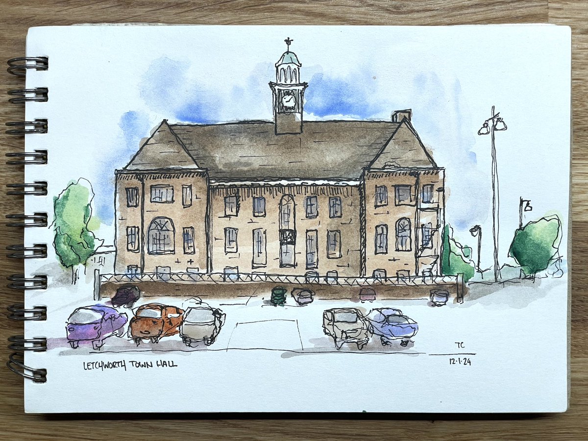 Letchworth Town Hall. 

Still doing to much detail; need to learn to simplify.

#UrbanSketching
#Letchworth
#LetchworthGardenCity
#PenAndWash