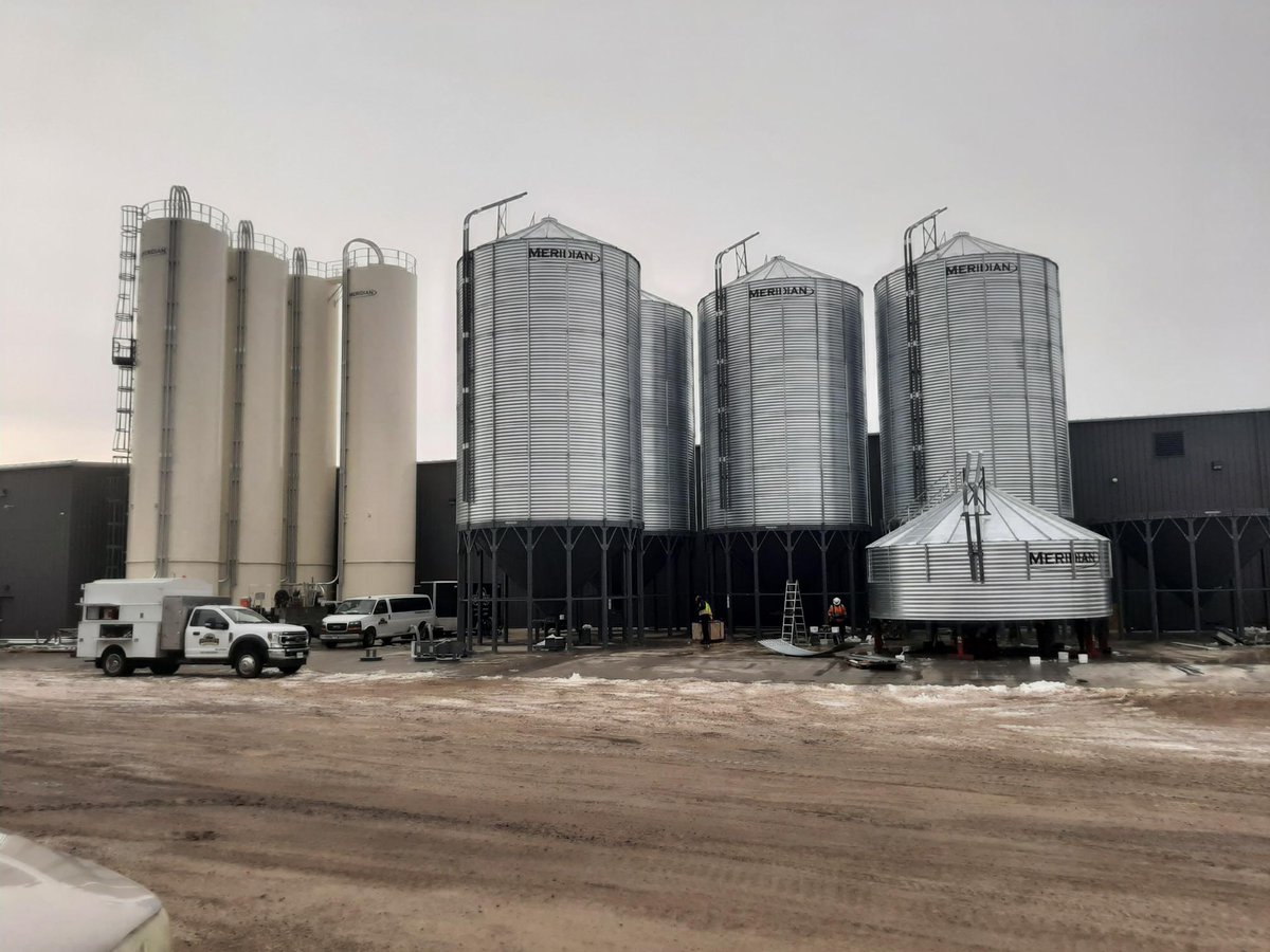 pierson_ken's tweet photo. Making progress now that the weather is cooperating a little better @meridianmfg #armtec https://t.co/EoYGRDkTDX