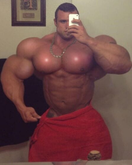 morphhighlights's tweet photo. This gold chain realy does make my pecs look bigger
*bounce bounce*

What do you say?

Nah bruh, i've always been this huge, but if you think it's such a big deal i'll let you wear it for a bit

#musclegrowth #musclemorph #morph https://t.co/D9fBimj9c0