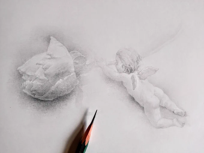 天使の絵を描きはじめました。 小さな絵です。