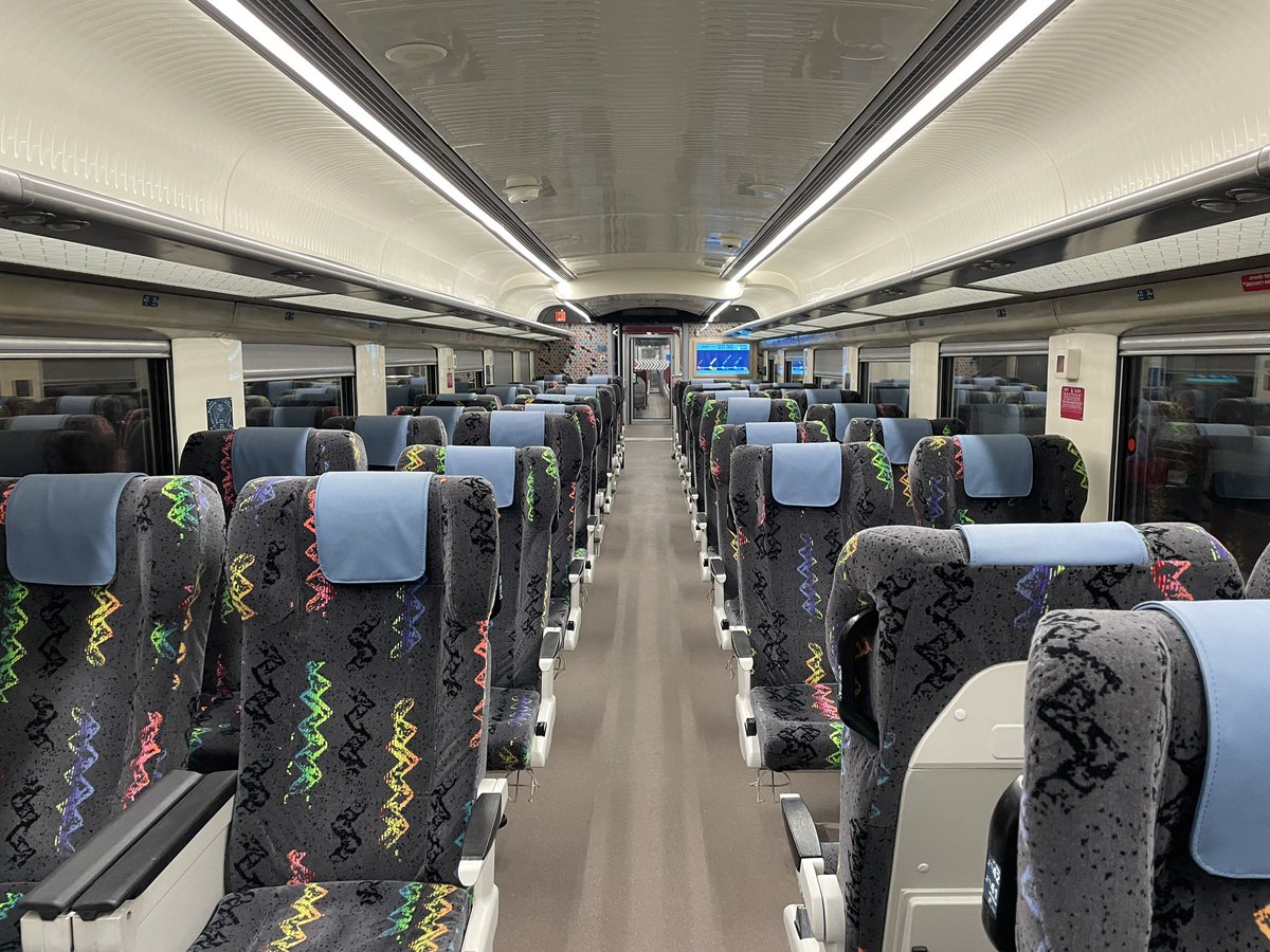 rohitbhore_'s tweet photo. Finally आज वंदे भारत एक्सप्रेस मध्ये बसण्याचा योग आला. 🚂❤️
@RailMinIndia #VandeBharatExpress #indianrailway https://t.co/PoYutQGPZ0