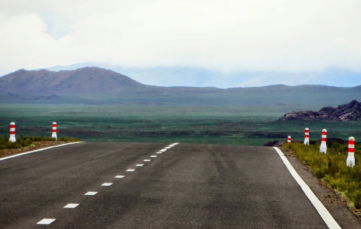 Өглөөний мэнд Монгол орон. 
Та бүхэндээ энэ өдрийн хамгийн Сайхан бүхнийг хүсэн ерөөе.
Увс аймаг. Зүүнхангай сум. 
Хойд дулаан уул.