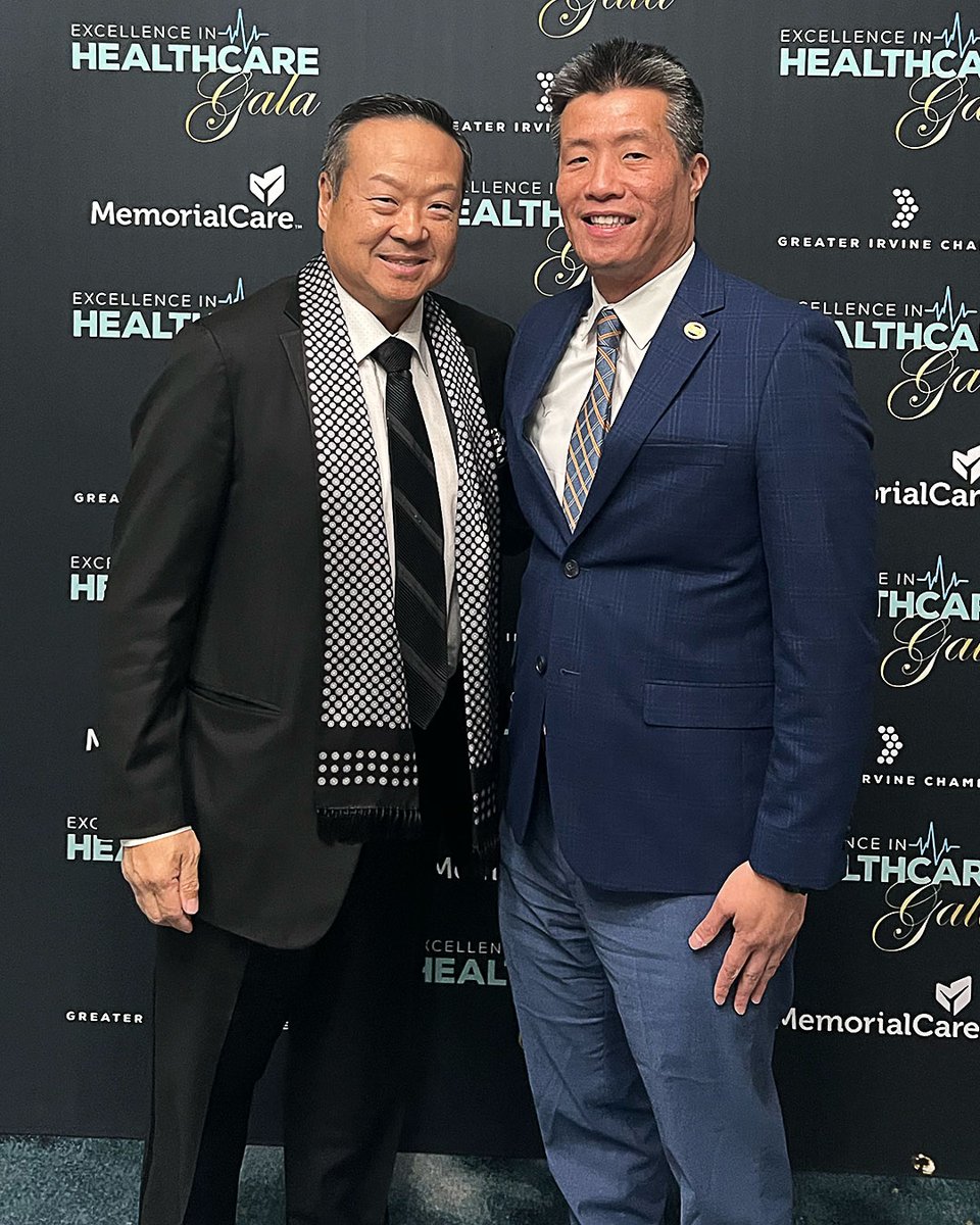 Congratulations to C. Todd Kennedy, Diane Kennedy, Percy Lee, MD, FASTRO and our radiation oncology team for being honored at the @IrvineChamber Excellence in Healthcare gala!

Todd is a grateful patient of City of Hope. He and Diane were honored as Healthcare Volunteers of the