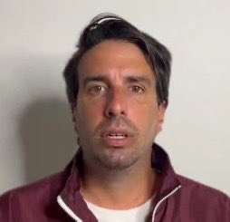 juanigal_'s tweet photo. Sabés que no vas a poder patear las pelotas de handball cuando el profe de educación física se ve así https://t.co/2a4DQ8mOtg