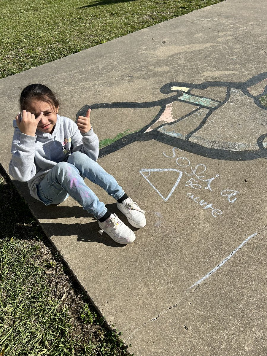 MsEscamilla12's tweet photo. My #mathematicians were all hands on today when practicing Geometry vocabulary by using chalk! Learning while having fun 😃 #PISDMathChat #Williams https://t.co/DOCG66qC9z