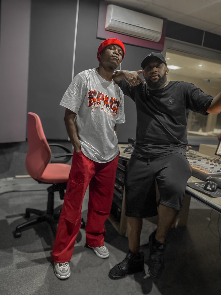FellaOnTheBeat's tweet photo. Shout out Gabz-FM’s Golden Touch Worldwide hosted by big brother @TouchMotswak for a dope interview premiering the biggest hip hop collab of 2024, THE SOCIETY by yours truly ft. Various artists!!

Check it out: https://t.co/6lM6ewuQQV

#HardestWorking🔥🦍 https://t.co/5qYLN58zod
