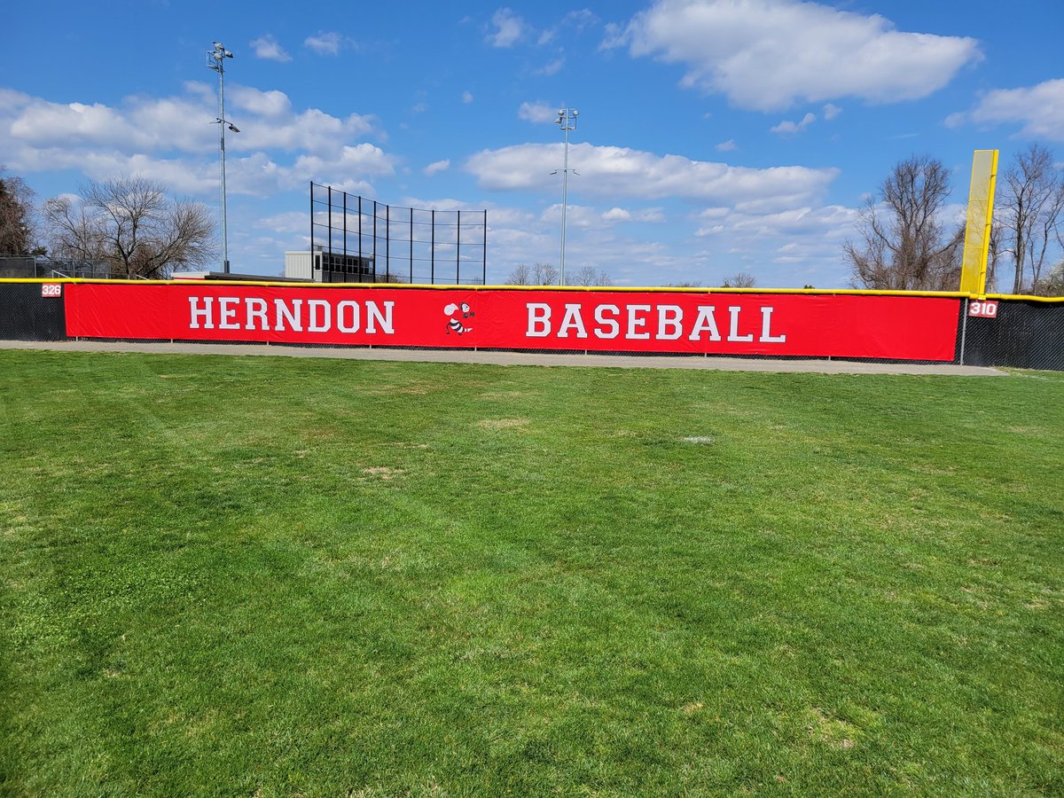 HSBaseballField's tweet photo. Herndon High School (Herndon, Virginia) #GoHornets @HHornetBaseball @PBRVirginiaDC @herndonsports @HerndonHS @fcpsnews @HornetBoosters @VBCA2018 #HsBaseballFields https://t.co/URuhxR5idS