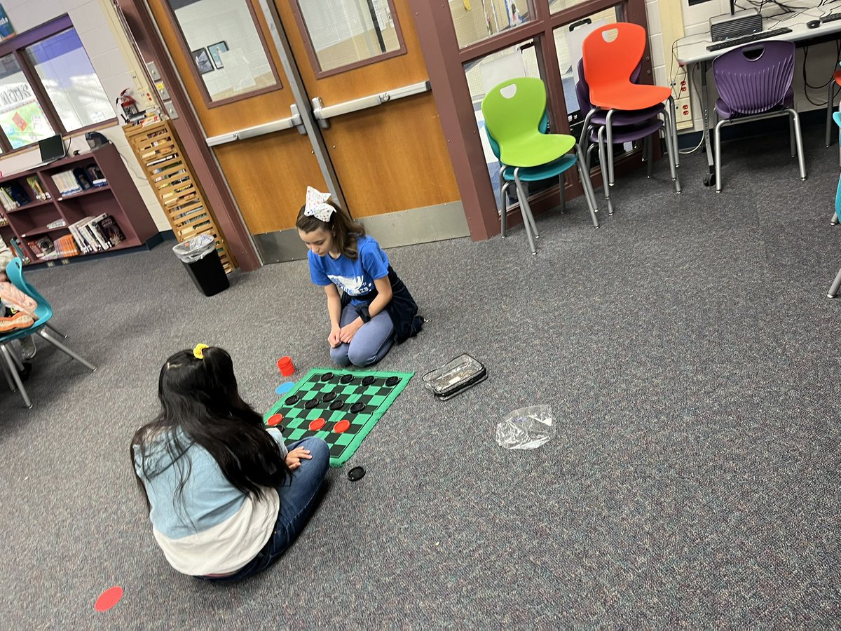 A_Colwell96's tweet photo. Love watching 5th graders @NISDScobee working together to play board games. What a life skill to build! 🎯♟️🎲 #extendedplanning #workingtogether #sportsmanship @NISDLib https://t.co/5bF73y81kn