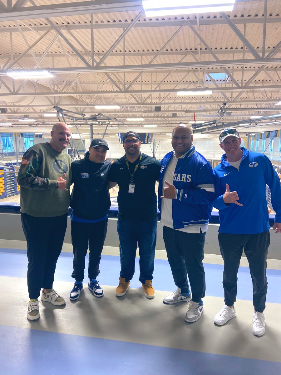 Exciting visit from the @BYUfootball staff today! 🏈Thank you for coming out to Skyline.🫡🤙🏽 @fsitake @CoachJayHill @Pouha91 Coach Woods. @EaglesSkyline #BYUFootball #Recruitment