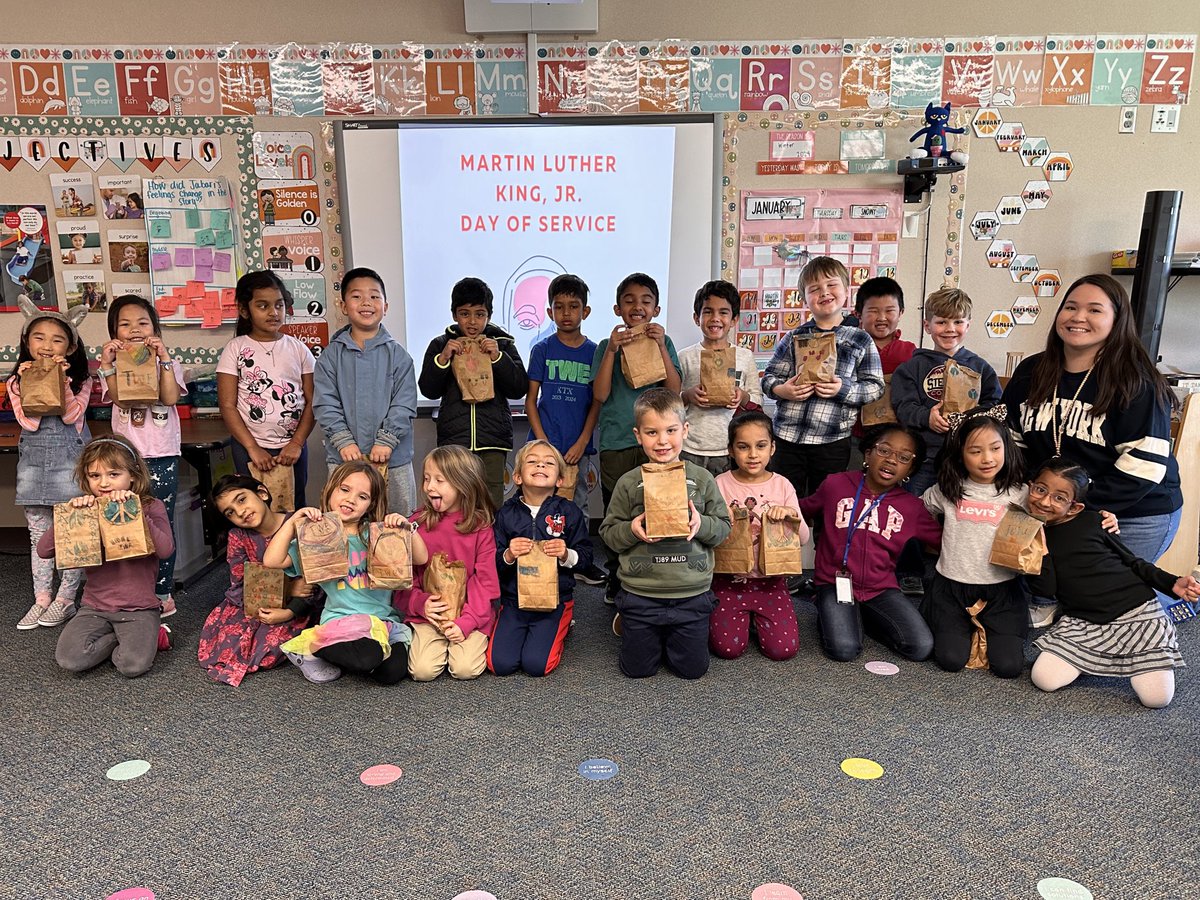 Thank you for helping make our Day of Service a success! We decorated and stuffed bags with snacks to donate to Hope Impacts for those experiencing homelessness. We were so excited to give back to our community in honor of MLK Jr❤️ #twehowl <a href="/TWEHowl/">Tom Wilson Elementary</a>