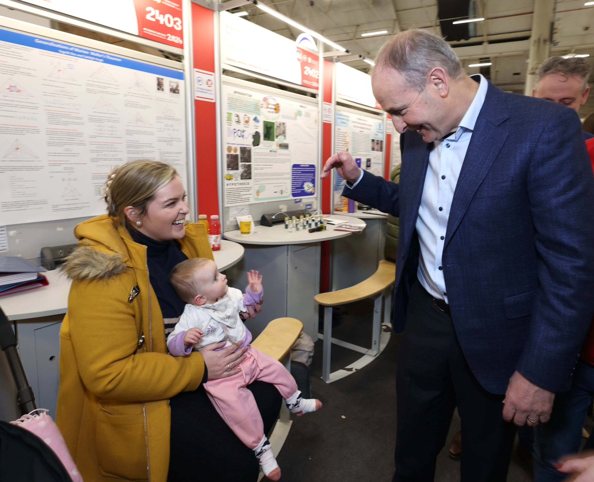 Always an enjoyable job photographing Tánaiste, and Fianna Fáil leader Micheál Martin, meeting the talented students from across the country at the BT young scientist competition at the RDS @fiannafailparty @MichealMartinTD @dfatirl @BTYSTE