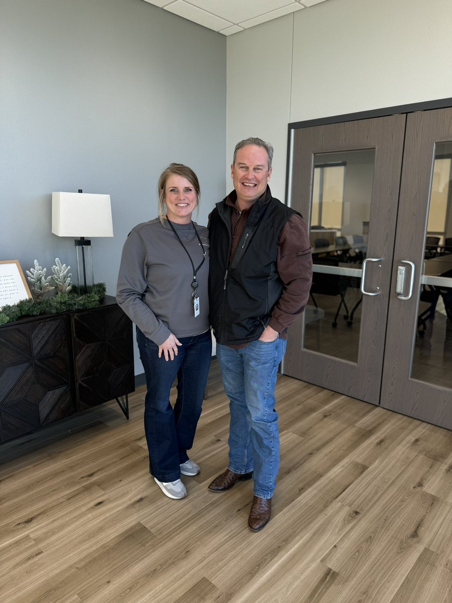 Reggie4Tx's tweet photo. Productive day in Delta County! Good to meet with Emergency Management , the Sheriff and County Judge before the weather hits. Also enjoyed a full afternoon of door knocking! Thank you all!
#txlege
#deltacounty https://t.co/s20I5cirzZ