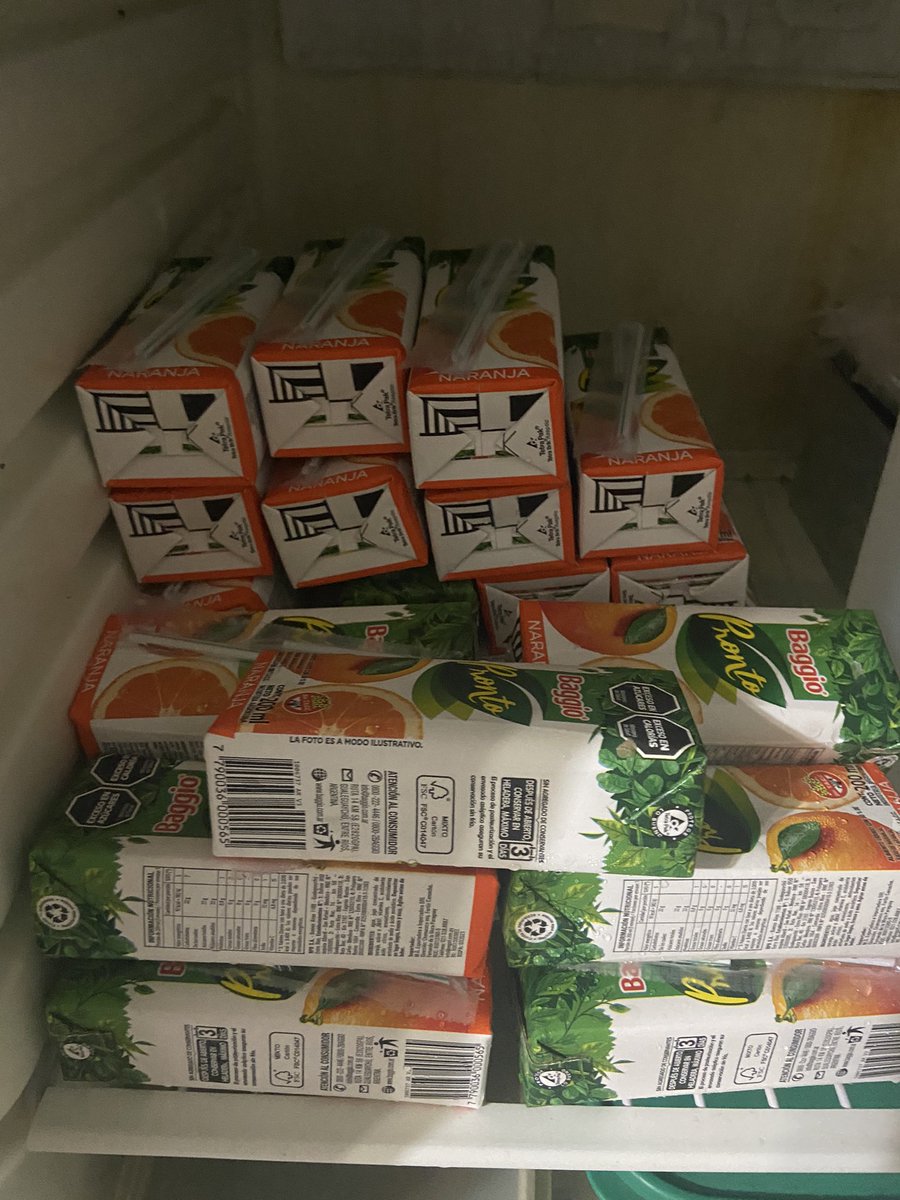 martopiaggi's tweet photo. mi amigo no consiguió baggio grande y compró 40 BAGGIOS CHIQUITOS AJSJJSJSKDKSJSJ https://t.co/37GNoeHCja