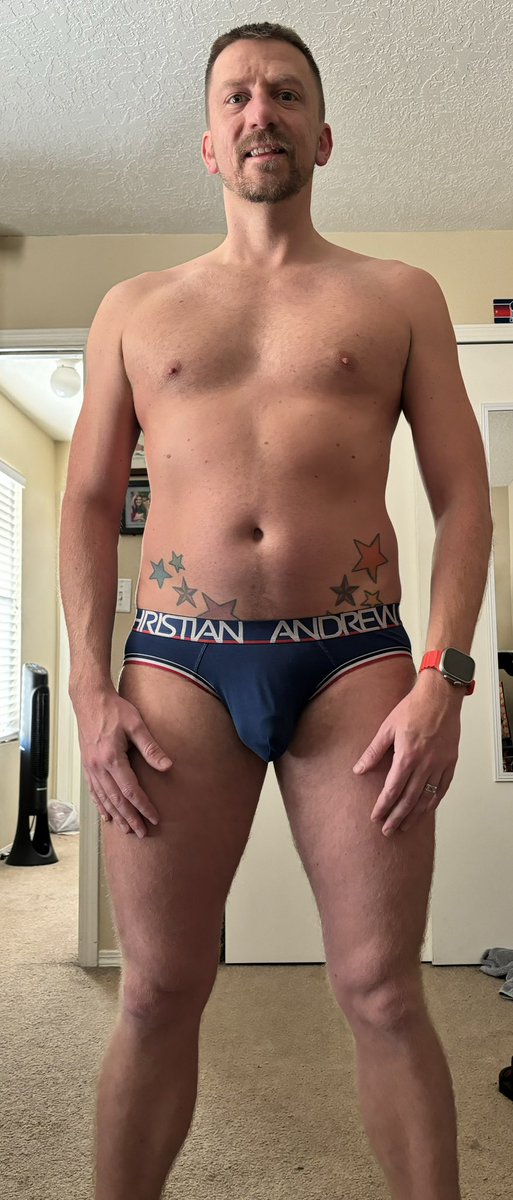 MJC_505's tweet photo. Day 12! #gay #gaynm #gay505 @andrewchristian https://t.co/SHO09o8KPo