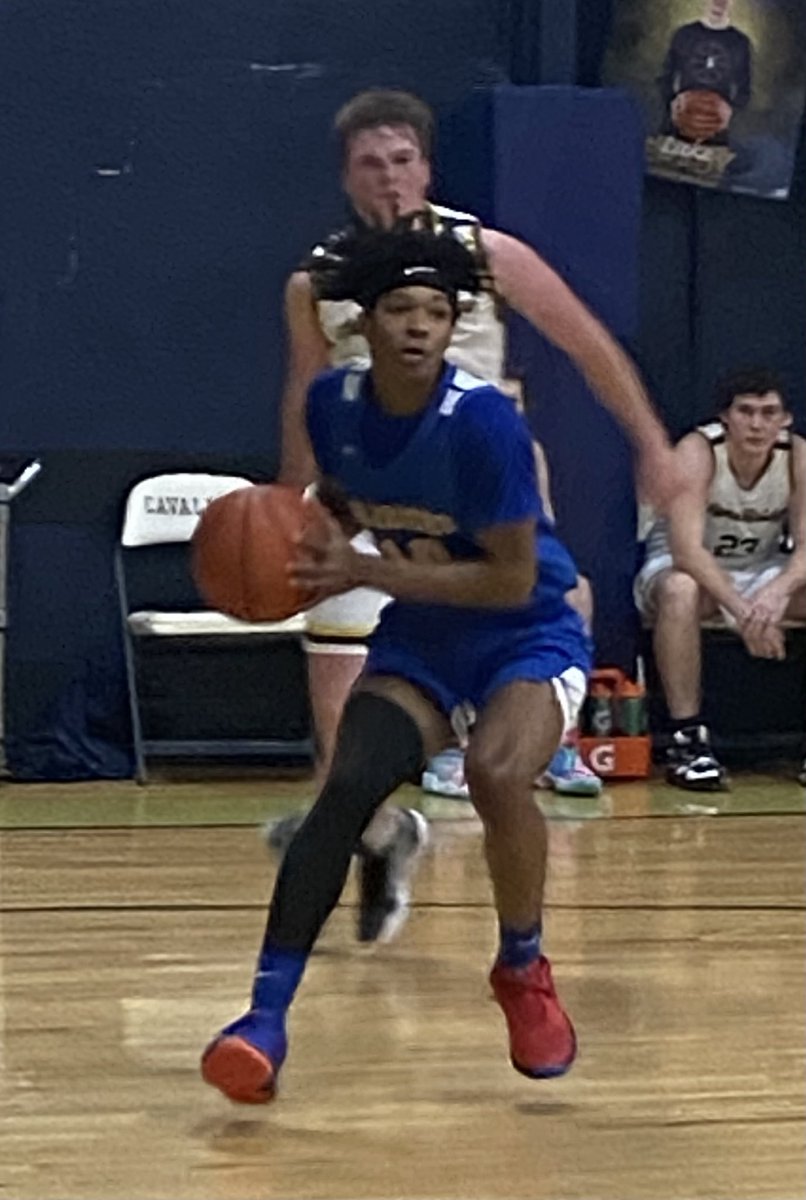 Hampton Christian 6’1 2026 Khristian Peebles on the baseline drive.  Pass first guard with a solid handle, vision, excellent passer.  Lockdown defender.  Brother of former 757 star now Missouri State University guard Kendon Peebles. ⁦<a href="/BigShotsToday/">Hit The BIG SH🏀TS</a>⁩ ⁦<a href="/BigShotsGlobal/">BIG SH🏀TS</a>⁩