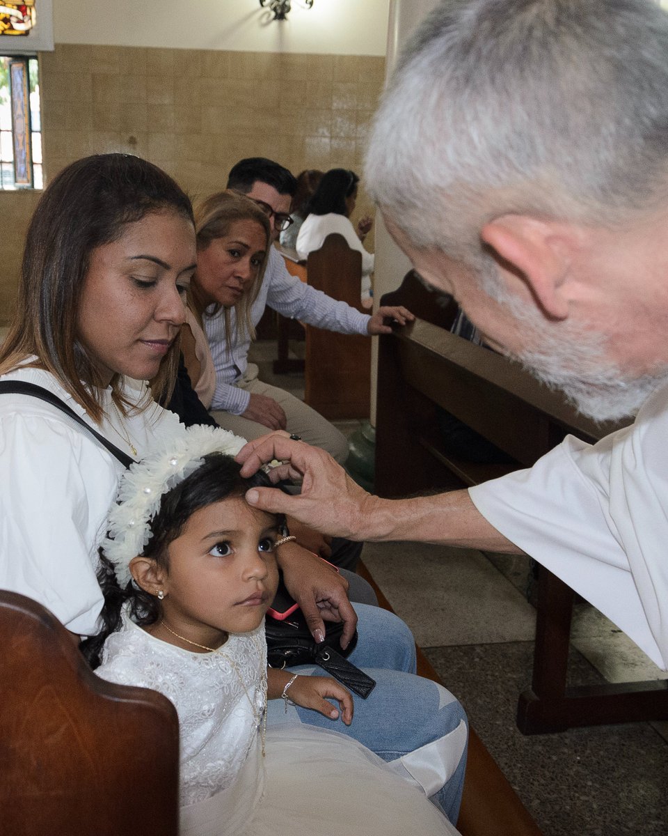 mpfotograf's tweet photo. Muestra del #reportaje #fotográfico  del #bautizo de María Fernanda. Para contrataciones en #Caracas, de la cobertura de sus #bautizos, #cumpleaños, #bodas , #comuniones, quince años y #eventos en general, Whatsapp 04141229299 y 04141185093 https://t.co/fz3hJQn4iP