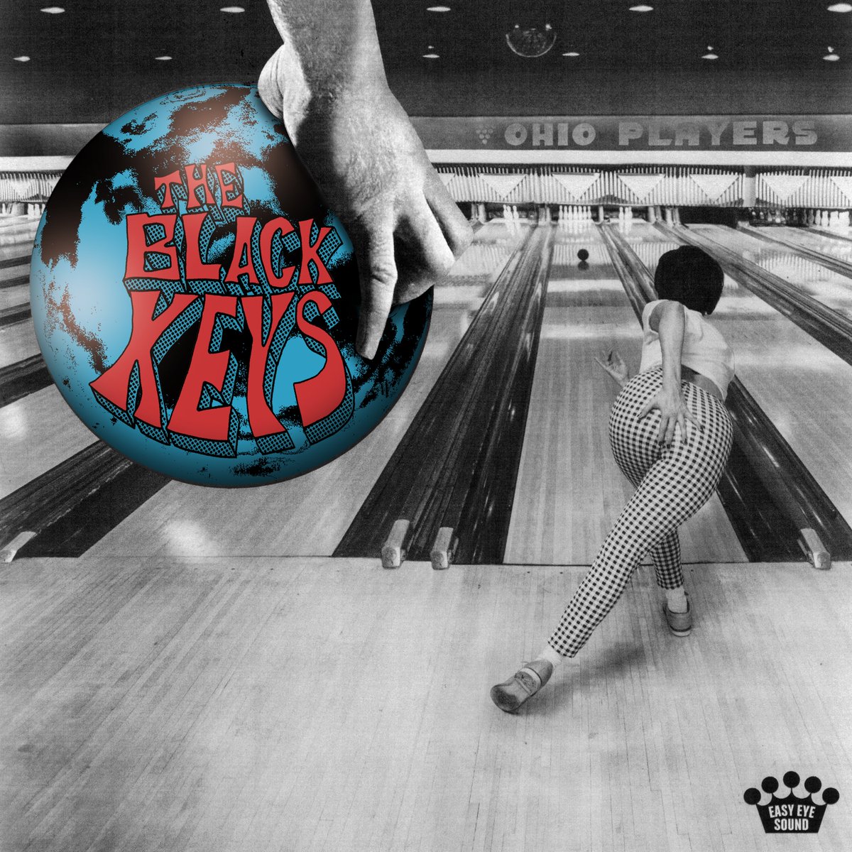 beck's tweet photo. @theblackkeys Their new album “Ohio Players” is out April 5th. Pre-order here: https://t.co/UcSphYHwSK https://t.co/OWyGH8ky6U