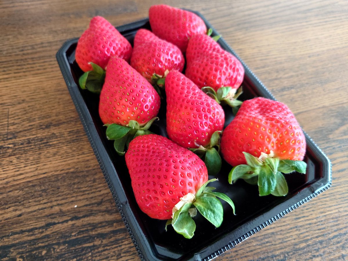 1484_yumenoka15's tweet photo. 今日明日は大学入学共通テストですね！受験生の皆さん夢に向かって頑張ってください🍓みんなの夢が叶いますように🍓🍓🍓
#ゆめのか
#夢叶う苺
#いちご
#大学入学共通テスト 
#頑張れ受験生 https://t.co/cpfM8YjUtI