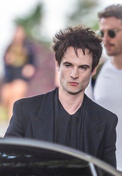 Laurubi030503g3's tweet photo. πππ₯΅π₯° I need more photos of this handsome man, I love seeing him dressed in black. #TheSadman #TomFriday https://t.co/jTV5xGla1y