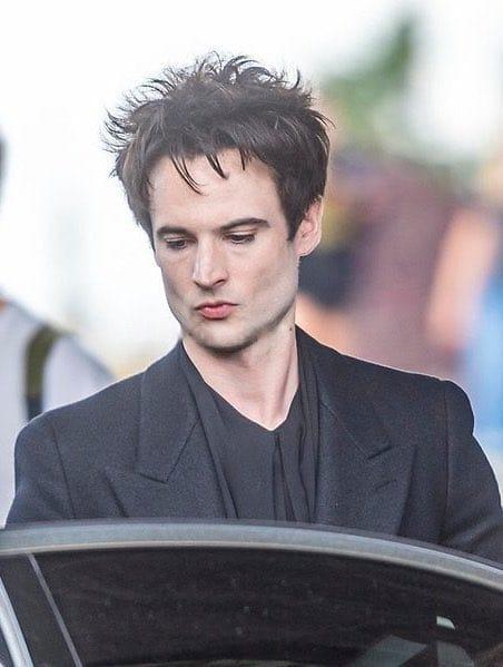 Laurubi030503g3's tweet photo. πππ₯΅π₯° I need more photos of this handsome man, I love seeing him dressed in black. #TheSadman #TomFriday https://t.co/jTV5xGla1y