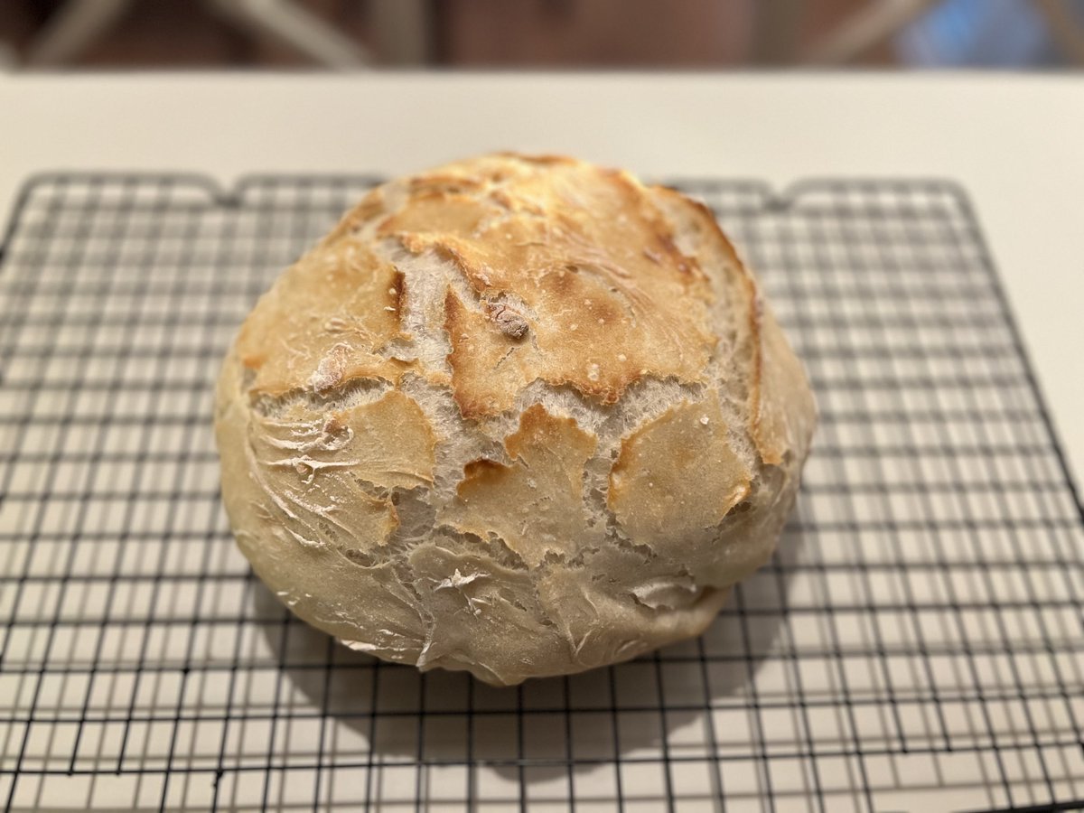Baked bread for the first time ever in my life & it’s delicious! I’ve always been a bit nervous to try baking bread but this was pretty easy! #BakingBread #ArtisanBread