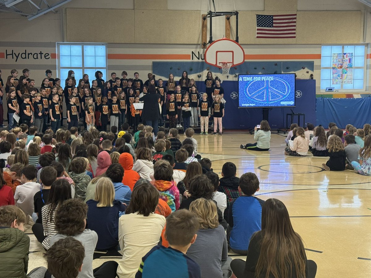 wgsdela's tweet photo. Had a wonderful week hanging out with the @AVERY_ALLSTARS ! So much fun visiting classes, talking ELA with teachers and enjoying the MLK assembly. I had a blast! #wgbuzz #elarocks https://t.co/NaLeLNlo3t