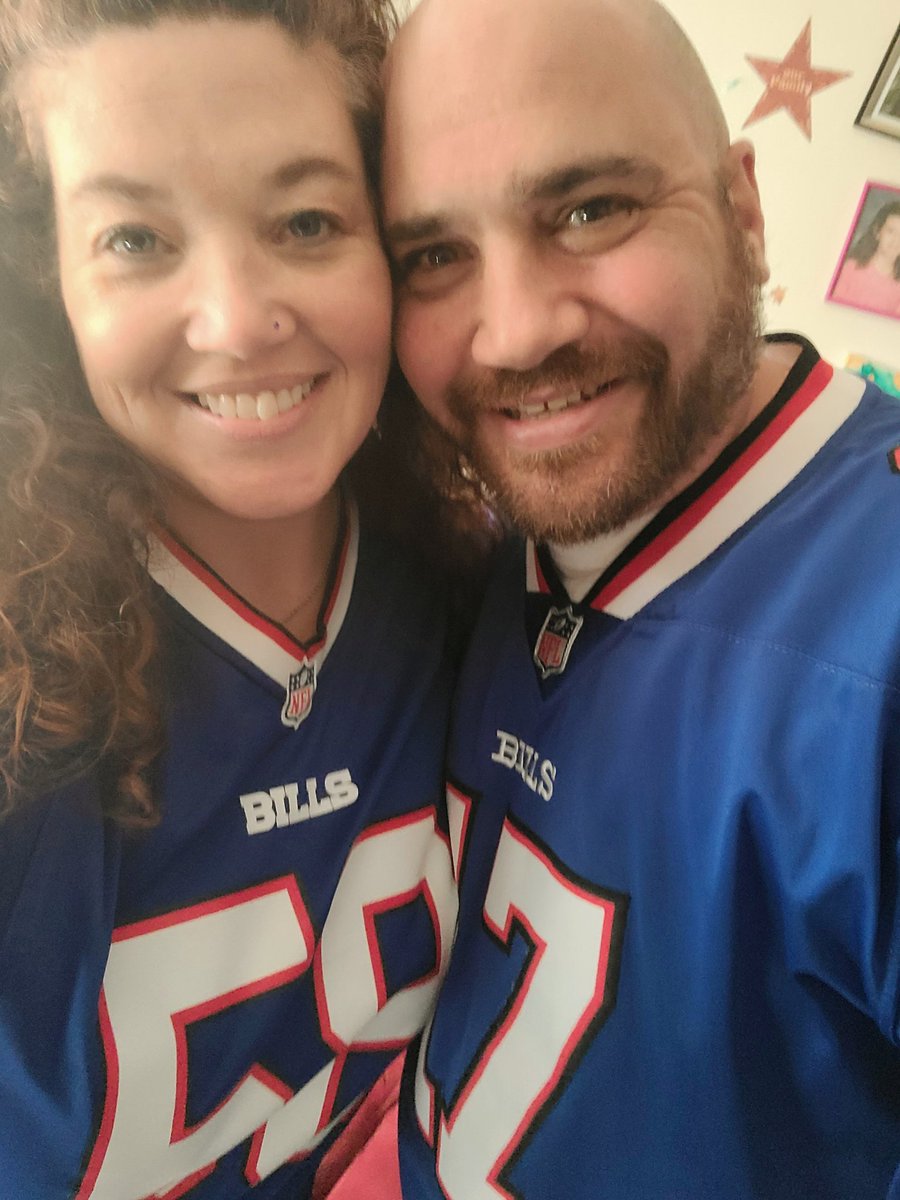 beaglenutty's tweet image. I said yessss!!! 💍❤️💙