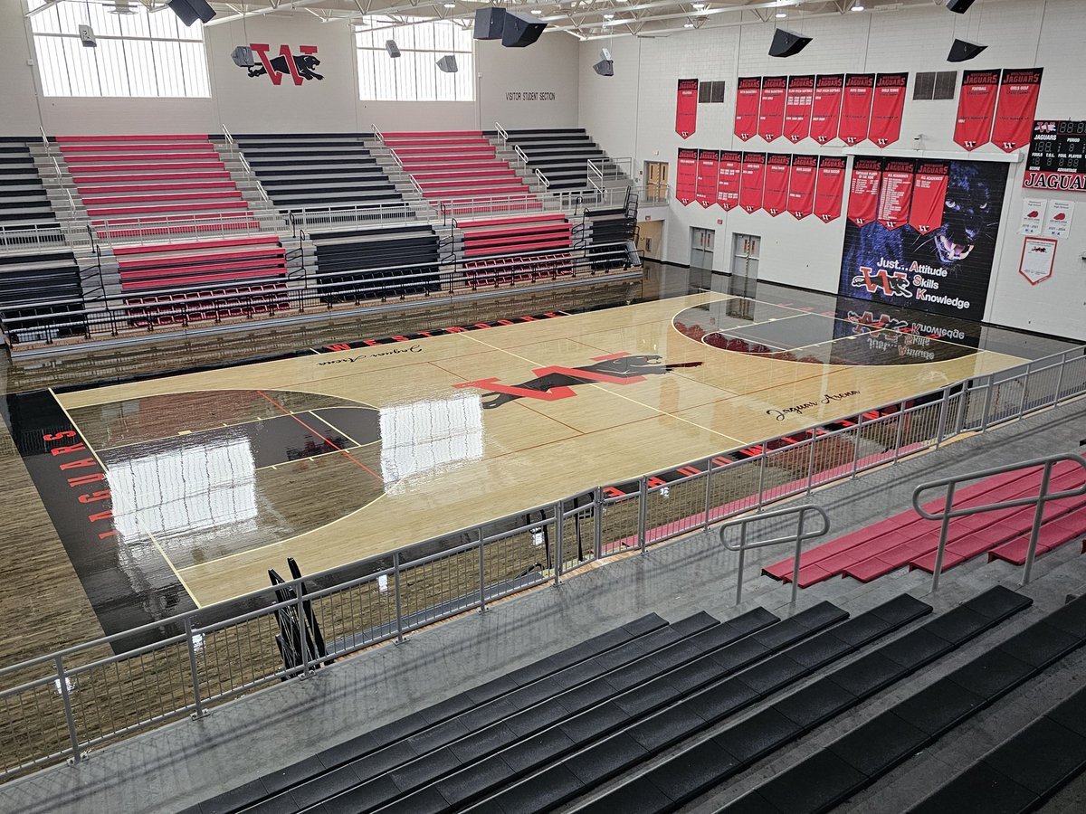 NextLevelFloor1's tweet photo. Clean and coat @Millwee32 it is hard to believe but this floor looks even better in person #NextLevelflooring https://t.co/DmUhvAE9rm