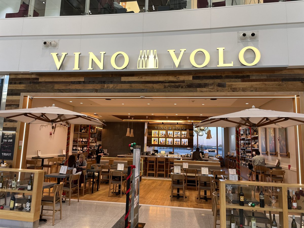 bannerwines's tweet photo. Had a tasting @vinovolo while I waited for my flight #wine #winelover #winelovers https://t.co/9rwEASm82k