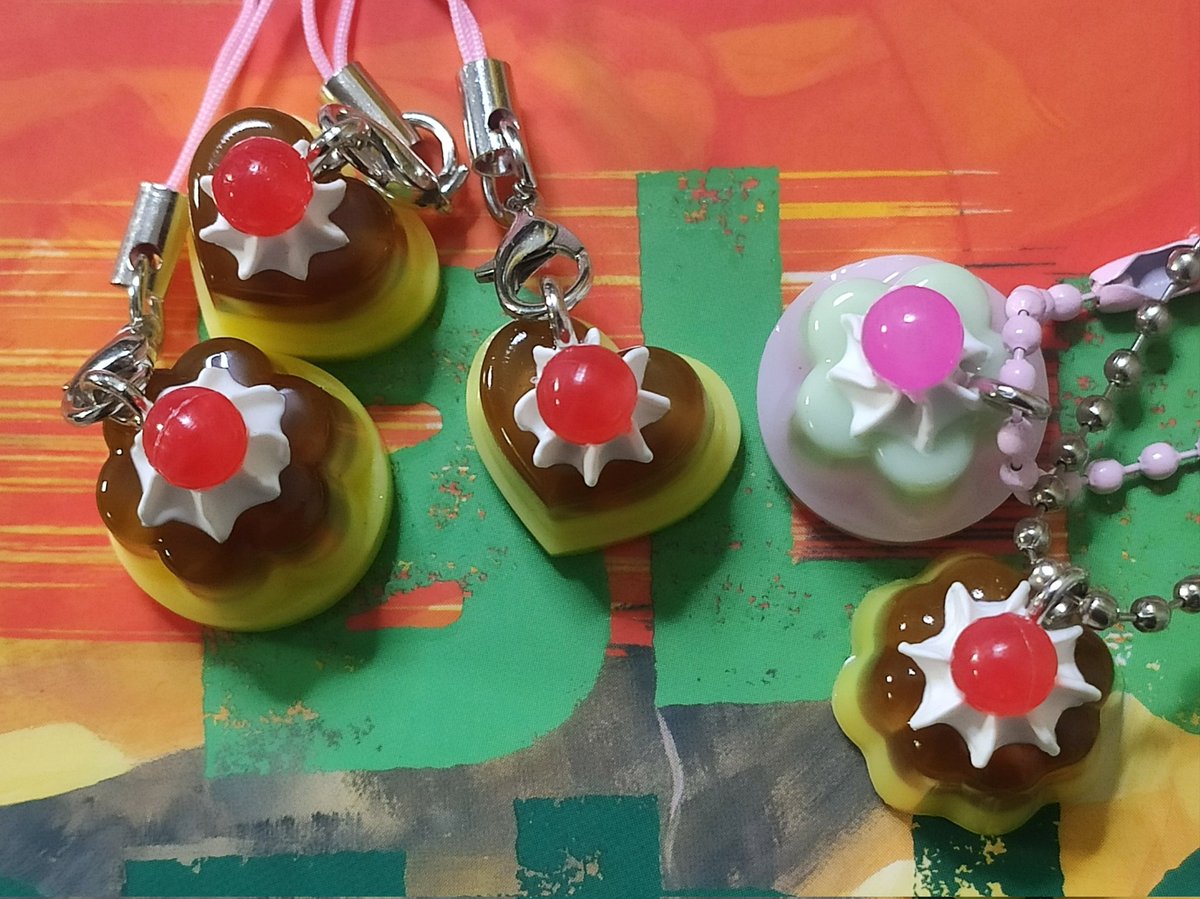 fruitlockets's tweet photo. pudding charms from @mezzocake 🍮🍒 <3 https://t.co/xeGkNiB4VB