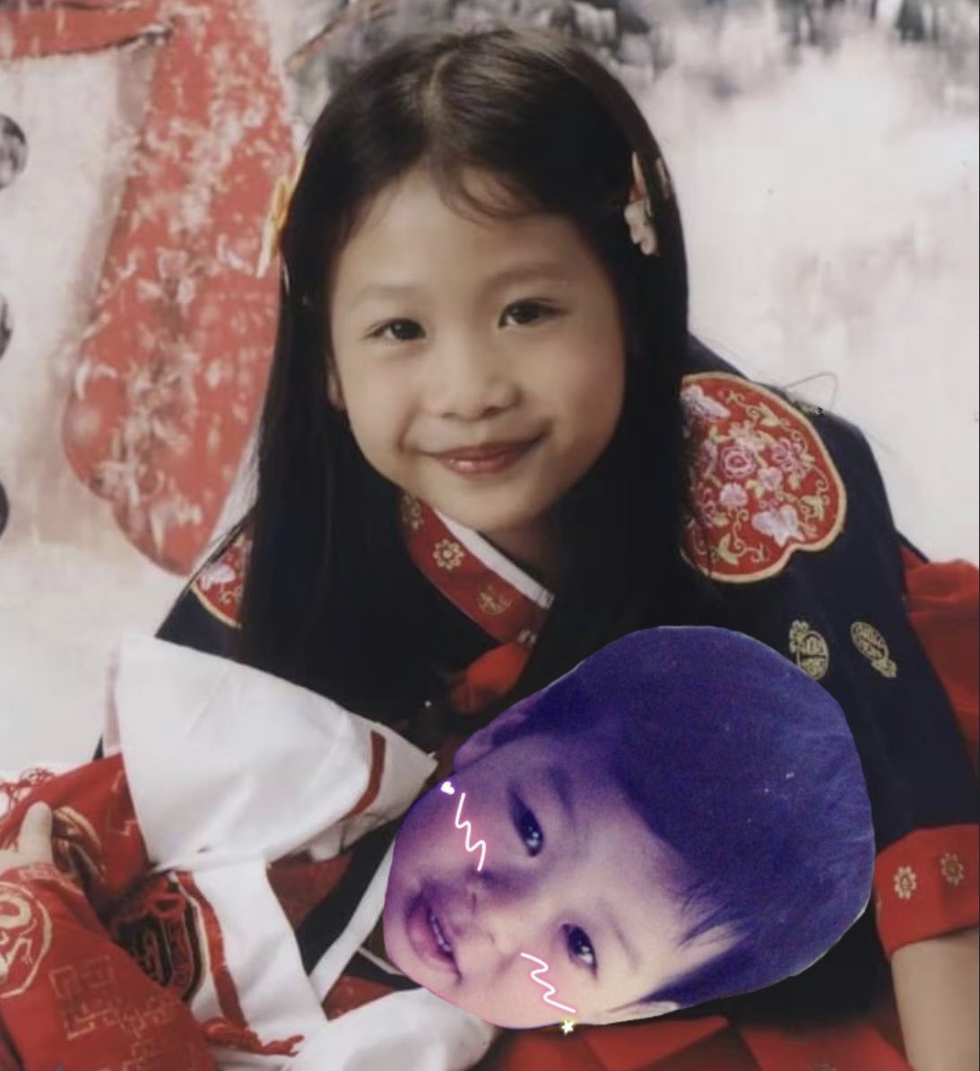 DaisyOfYou's tweet photo. สุขสันต์วันเด็กค่ะ
∞ ไม่ว่าพี่อาร์ตจะอายุมากเท่าไหนขอให้สดใสเหมือนเป็นเด็กตลอดไปนะคะ 

ปล.ขโมยเบบี๋ ภภ มาจากชิอา 🤭
ปล.2  ด.ญ.เช่ดแกล้งด.ช.ภภ ตั้งแต่เด็กโตมาเลยโดนภภ หยิกหลังค่ะ ฟ้อง @Art0739 https://t.co/w4HtTASyT7