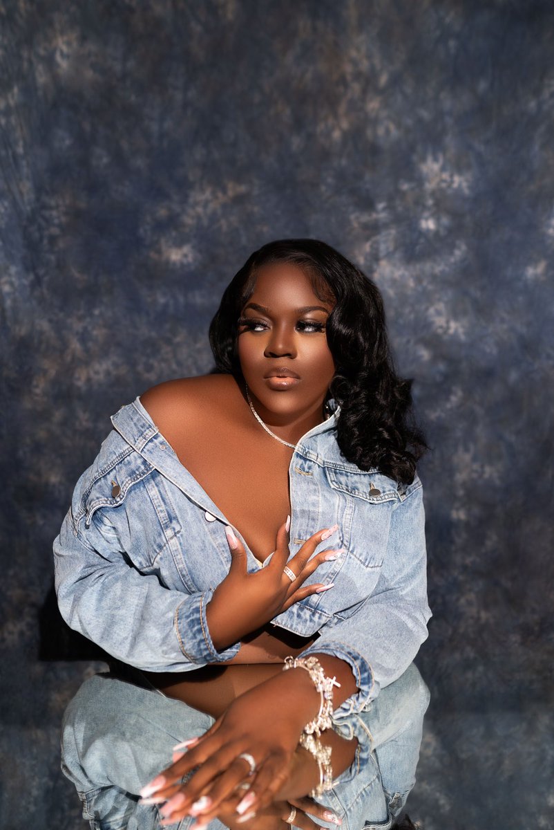 ReinMady's tweet photo. @ziah4shorttt Photographer @_Shotsbymo🎀📸 https://t.co/VTUObBTHbC