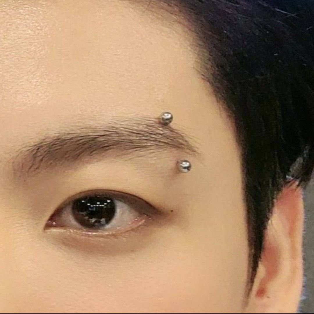 #Aukooktae  ওAu || "Corazón"
#kooktaeau 

•Dónde sus corazones son donados de amantes anteriores y apenas se conocen sienten una conexión única y poco a poco el ritmo va cambiando.