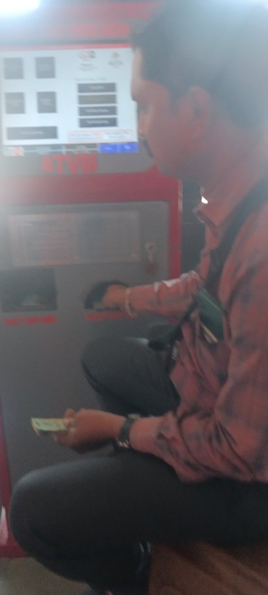 DEEPAKB37830933's tweet photo. Illigal online general ticket booking at Rayagada Station (RGDA) Odisha. Public Regularly suffering online ticket booking. Kindly look over above matter 🙏. @PMOIndia @narendramodi @RailMinIndia @AshwiniVaishnaw @WesternRly @EasternRailway @nerailwaygkp @ani_digital https://t.co/yKDJmfxcV1