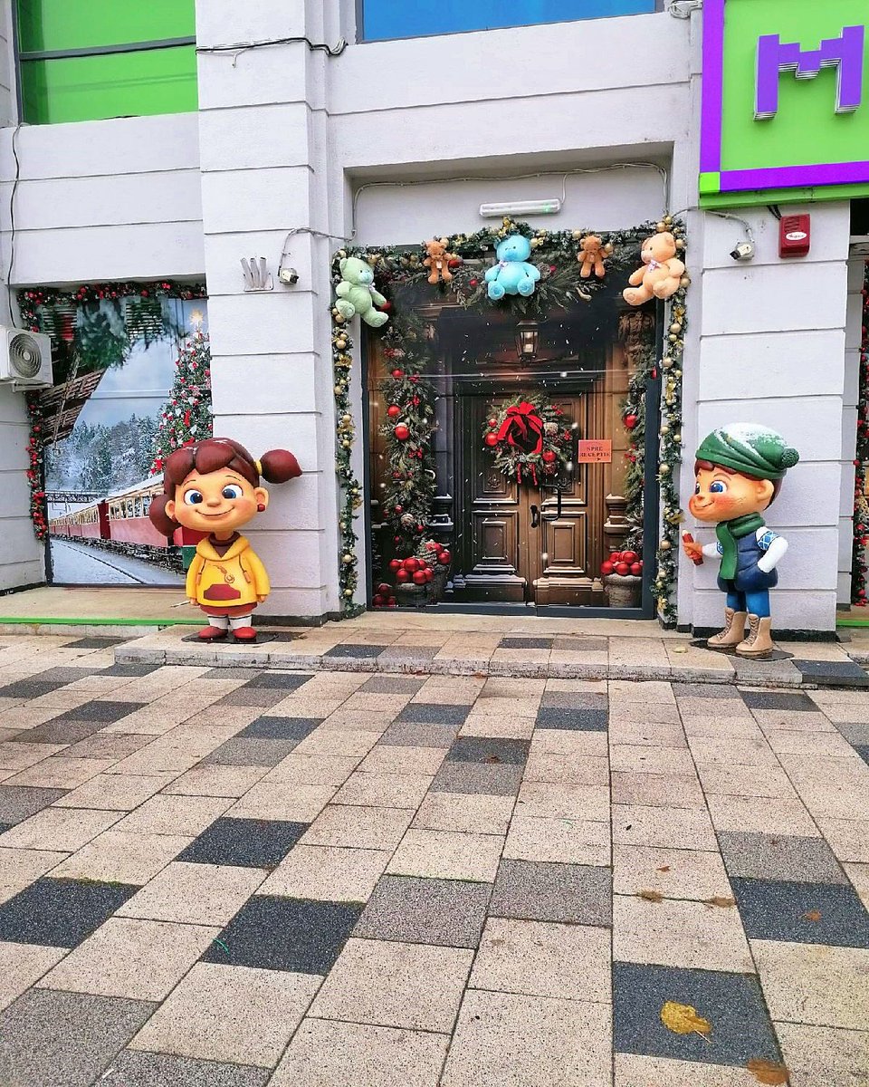 GuideToRomania's tweet image. Happy childhood! [buff.ly/44amYZL] #DraculaLand #Romania #Bucharest #ChildrensMuseum #playground #museum #happiness #fun