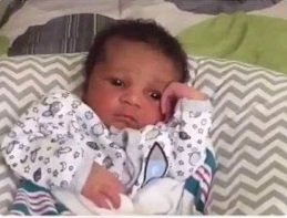 Yo: Qué ganas de que llegue el sábado para despertarme tarde.

Yo también, hoy sábado a las 7 de la mañana: