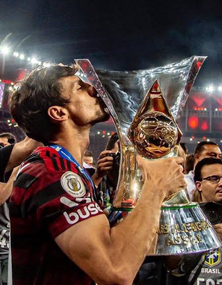 🚨 OFERECIDO 

- Empresários oferecem Rodrigo Caio ao Bahia, porém, o seu alto salário trava o negócio.

 -  A boa relação com Ceni e a chegada de Everton Ribeiro, são tidas como facilitadores para a vinda do jogador para o esquadrão de aço, contudo, não existe negociação no