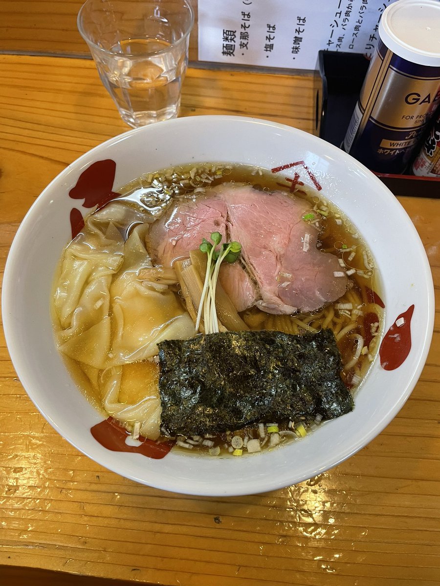 endo60531's tweet photo. 支那そばやまきさん
支那そば＋エビワンタン
今年最初のラーメンかつ美味すぎて
何度か天を仰いだ https://t.co/8SzSX1jcrm