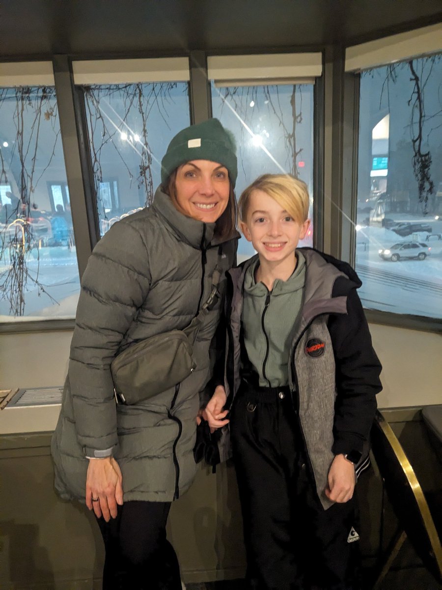 JK13's tweet photo. The high winds forced Highlands to close it down at 7 but enjoyed no lines for 2 hours and patches of fresh snow (on my rock skis). #K13kids #skiMI https://t.co/wHkpiMr1pw
