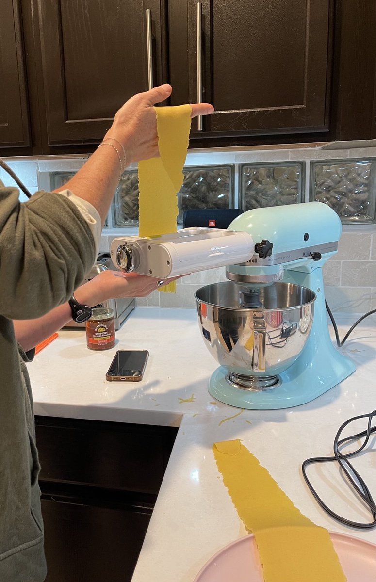 MariaFadiman's tweet image. So much fun making homemade pasta at my step daughter and son-in-law’s home. It is so soft in your hands. One of those lovely nights. Pasta some think came from East Asia and others from Central Asia. Do one if you know the real history? #pastalovers #pastamaking #pastafresca